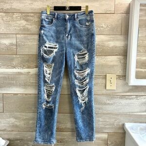 American Eagle Destroyed Stretch Mom Jean